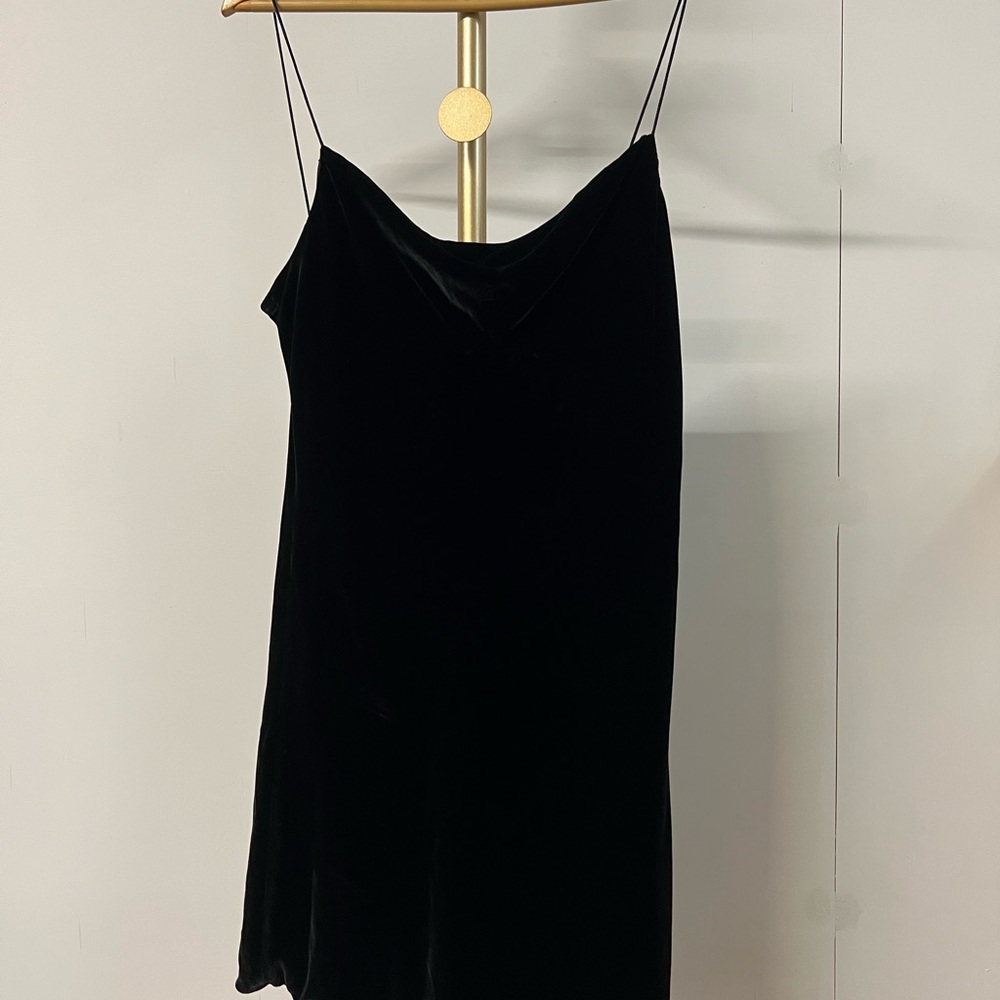 Cinq à Sept Elegant Black Velvet Mini Dress | Size 12